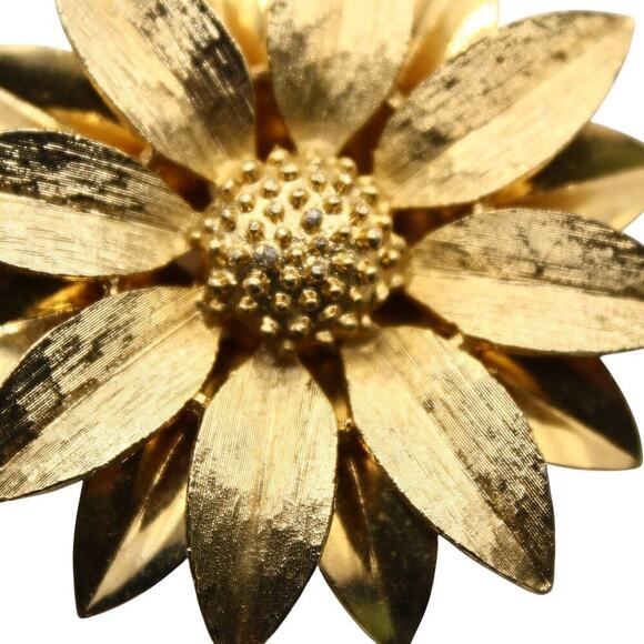 Vintage Sarah Coventry Statement Pin Brooch Gold Flower 2" Across - Hey Viv - Picture 4 of 5